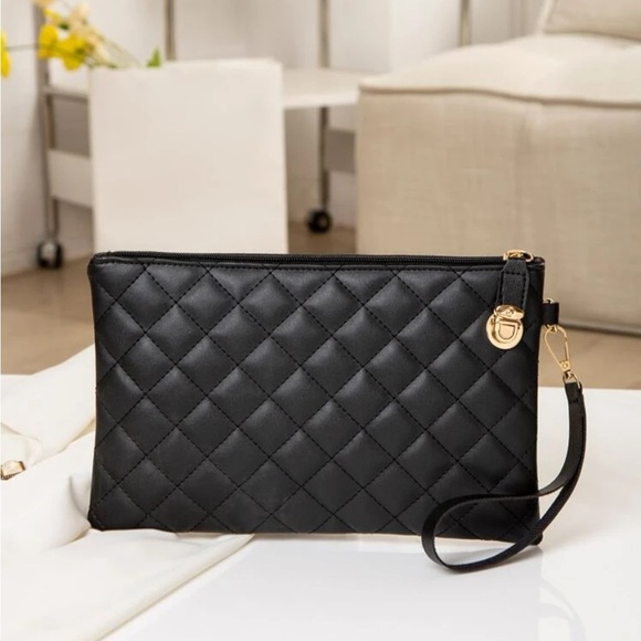 Classic Quilted Wristlet Clutch - Picture 1 of 6